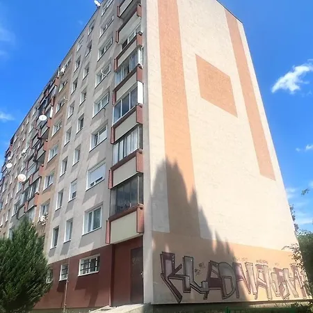 Apartman Solid, * 布拉迪斯拉发